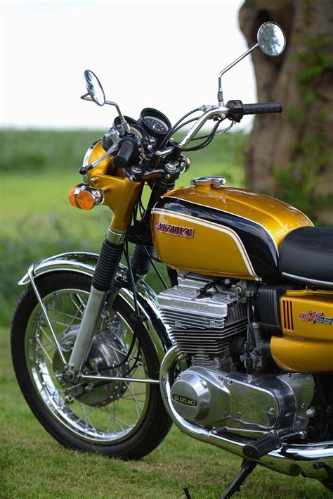 Suzuki GT 550 (1972-1977) - Feuriger Zweitakter unter den Motorrad-Oldis