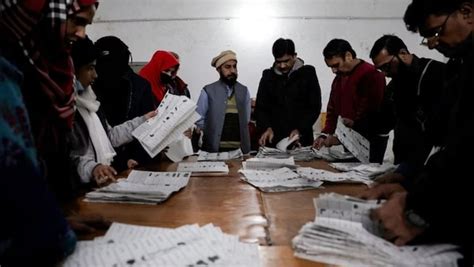 Pakistan Election: Imran Khan-backed independents lead in final count ...