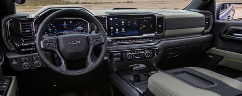 Discover the 2022 Chevy Silverado Interior | Leson Chevrolet Company, Inc.