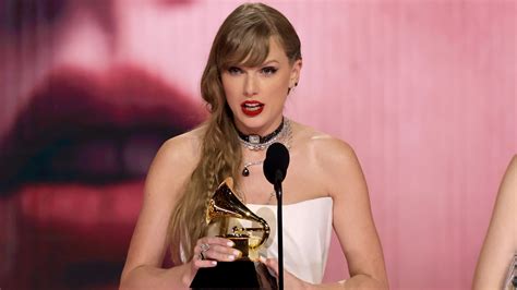 Travis Kelce Taylor Swift Grammy Awards 2024 - Avril Jessamine