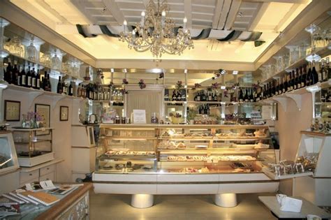 small bakery kitchen layout | Retail Bakeries | Pinterest | Small bakery, Bakery kitchen and ...