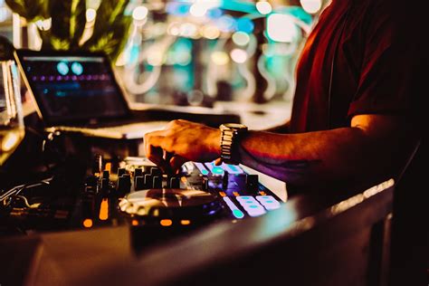 Djing Pictures | Download Free Images on Unsplash