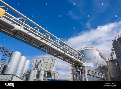 Chemical processing plant hi-res stock photography and images - Alamy