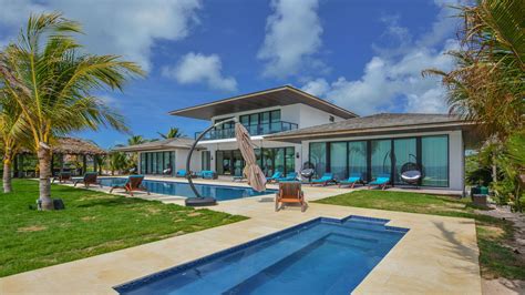 Bahamas villa rental with pool, Jacuzzi, direct beach access