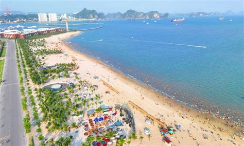 Quang Ninh beaches lure tourists with romantic summer vibes - Quang Ninh Online