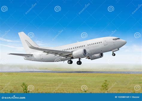 Airplane Taking Off from the Airport, Side View. Stock Image - Image of boeing, aviation: 132080169