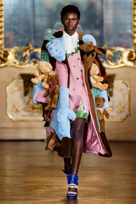 It’s time to take a recess from serious fashion—13 camp creations on the fall runways – Artofit