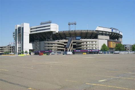 Giants Stadium - History, Photos & More of the former NFL stadium of ...