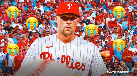 Phillies' Rhys Hoskins has torn ACL, out for season