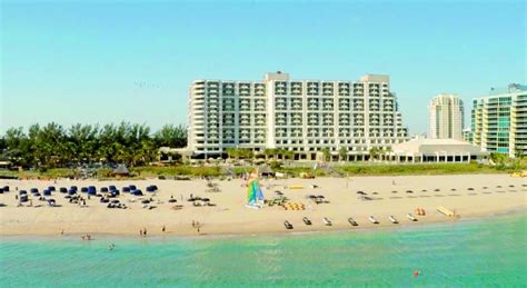 Florida Hotels Reservation: Fort Lauderdale Marriott Harbor Beach Resort & Spa