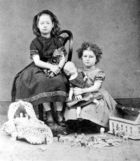 Victorian Postmortem Photography: The Myth of the Stand Alone Corpse ~ vintage everyday