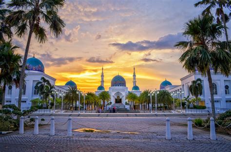 Al-Bukhari Mosque On Sunset by Mohammad Khairizal Afendy Mohammad Azizi on 500px | Mosque ...