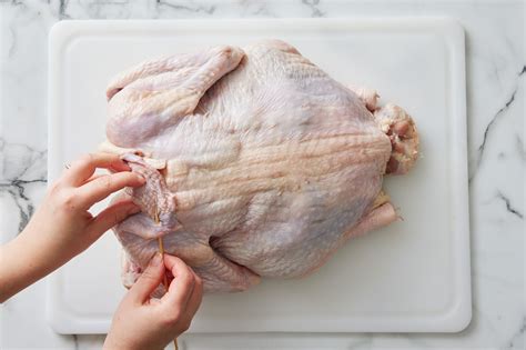 How to Truss a Turkey in 3 Easy Steps (And Why You Might Want To)