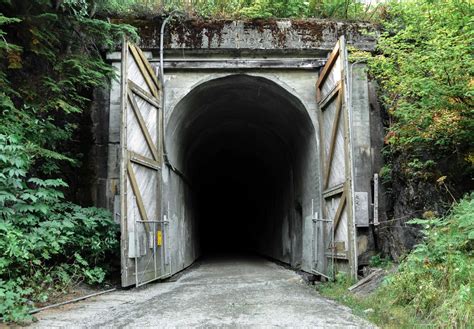 Adventures with Jake: Snoqualmie Tunnel - 10 minute walk near Snoqualmie Pass