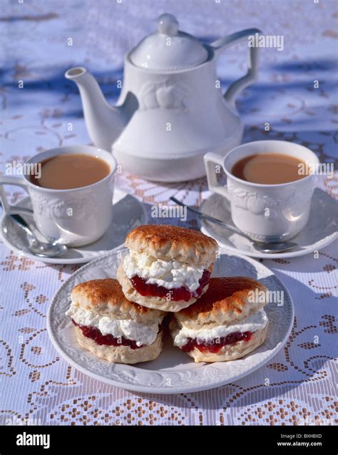 Cornish Cream Tea Stock Photo - Alamy