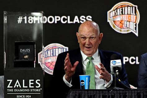 Hall of Fame college basketball coach Lefty Driesell passes away at age 92