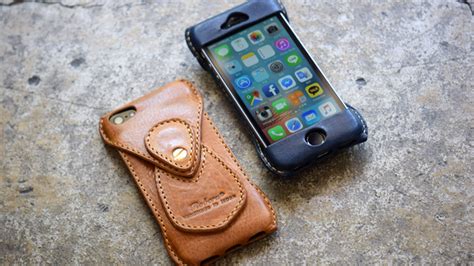 IPHONE SE LEATHER CASE BY ROBERU | Muted.