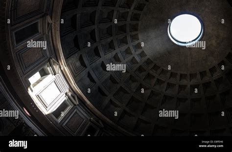 Pantheon Temple in Rome Stock Photo - Alamy