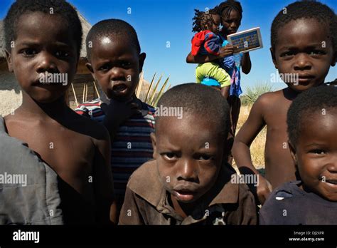 Bantu tribe hi-res stock photography and images - Alamy