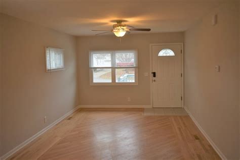 2 Bedroom Ranch with Basement - House for Rent in Aurora, IL ...