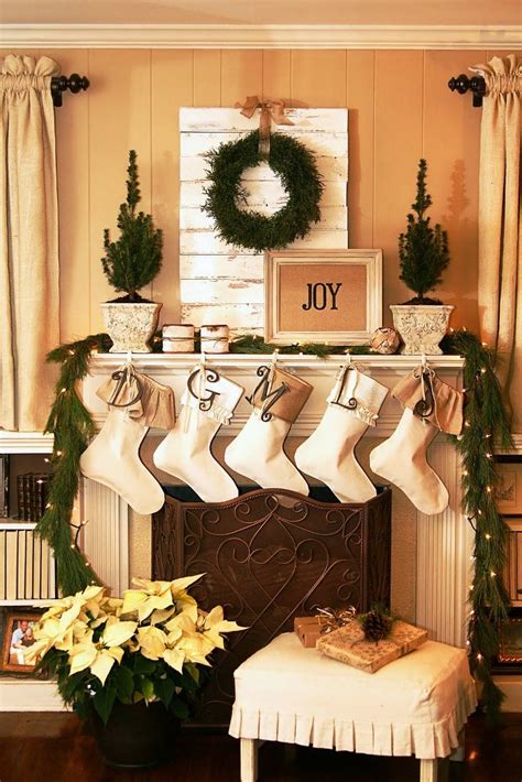 20 Awesome Christmas Fireplace Mantel Decoration Ideas - Instaloverz