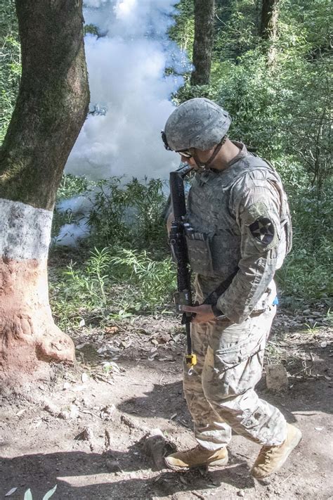 US Soldiers train with Indian counterparts on IED and room clearing ...