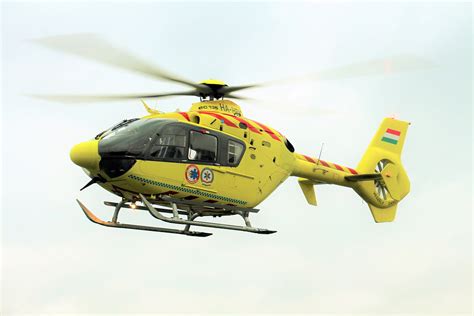 Ambulance Helikopter Di Indonesia, Emang Ada? - karoseriambulance.com ...