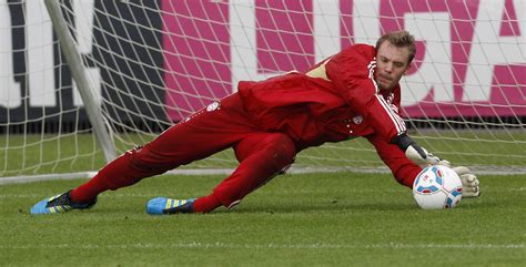 Manuel Neuer Diving Saves : 14 Neuer Saves Ideas Manuel Neuer ...