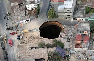 Giant Sinkhole in Guatemala – 2007 – Mysterious Planet