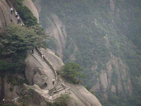 Guide to Hiking China's Yellow Mountains