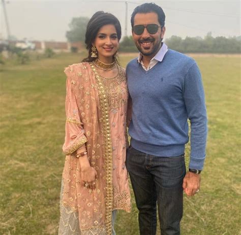 Aisam-ul-Haq's Wife Looks Exquisite In Shiza Hassan Luxury Pret | Reviewit.pk