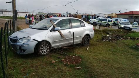 PORT ELIZABETH - POLICE ARREST ROBBER AFTER HIGH SPEED CHASE - Bay ...