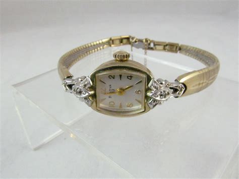 Gorgeous Bulova Ladies Diamond Accent Vintage Watch 10 Kt