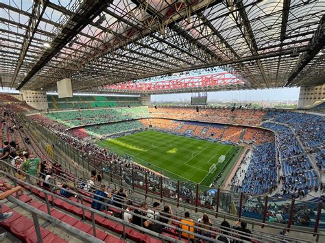 batteri falegname narcotico stadio giuseppe meazza di san siro ragazza ...