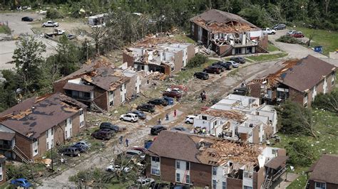 Der Tag: Verwüstung und Tote nach 55 Tornados in den USA - n-tv.de