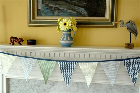 Newly Domesticated: DIY Fabric Pennant Banner