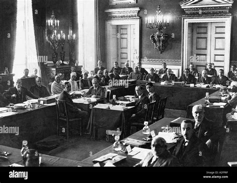 Mahatma Gandhi during the Second Round Table Conference at London Stock Photo: 3431054 - Alamy