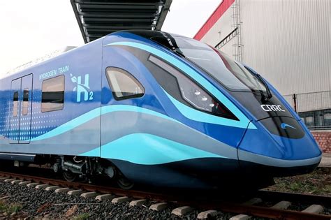 Meet China's first semi high-speed hydrogen train, gets 600 km range ...