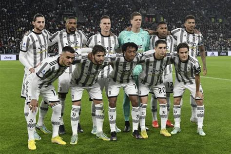 CHAOS: Juventus' entire board resigns amid fraud investigation | Kickoff