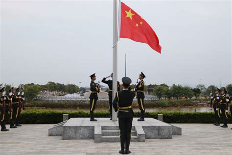 教育学部举办升国旗仪式暨“国旗下的演讲”主题团日活动