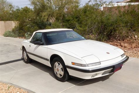 1990 BUICK REATTA CONVERTIBLE