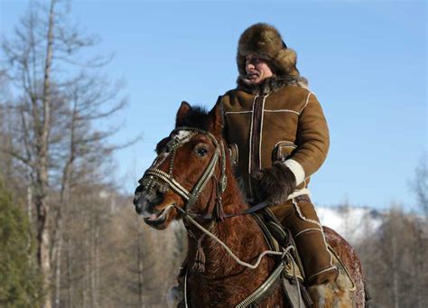 Vladimir Putin Gets On His High Horse (PHOTO) | HuffPost