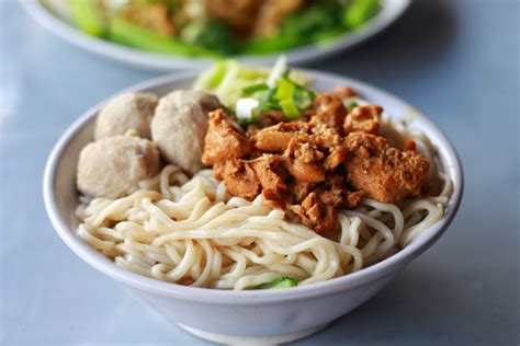 Cara membuat mie ayam sederhana dengan cita rasa bintang lima