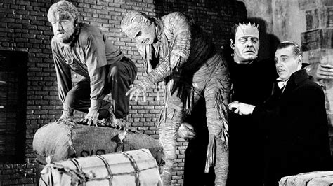 Alex Kurtzman Says Universal Monster Cinematic Universe Will Still Be Horror Movies — GeekTyrant