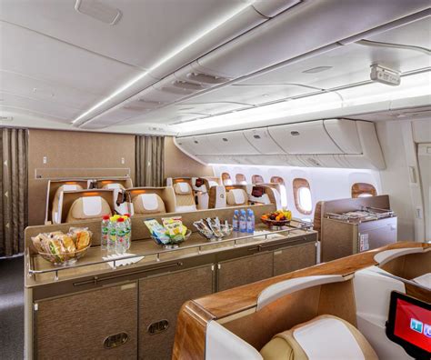 The best business class seats on Emirates' Boeing 777-200LR - Executive Traveller