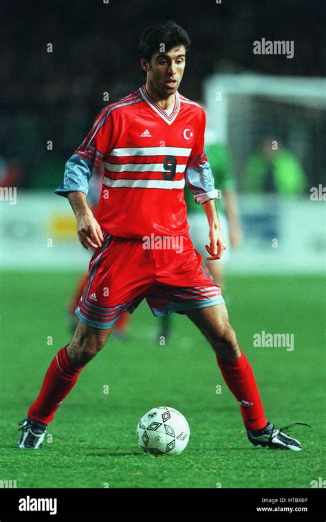 HAKAN SUKUR TURKEY & GALATASARAY FC 13 November 1999 Stock Photo - Alamy