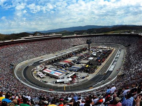 Behind the Wall: 2016 NASCAR Bristol Motor Speedway Entry List