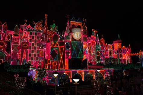 15 Best Places to See Christmas Lights in Los Angeles