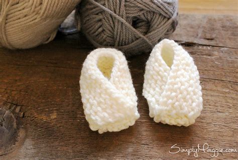 Simple Baby Booties - Pattern | SimplyMaggie.com