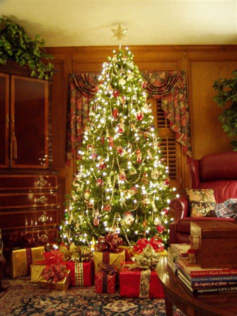 Gorgeous Christmas Tree Pictures, Photos, and Images for Facebook ...